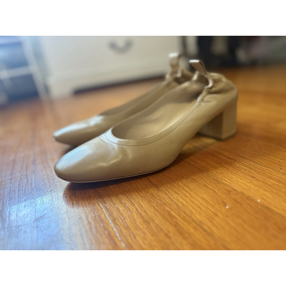Everlane The Italian Leather Day Heel in Pale Pink sz 10 Women's Elastic Back - Picture 2 of 9